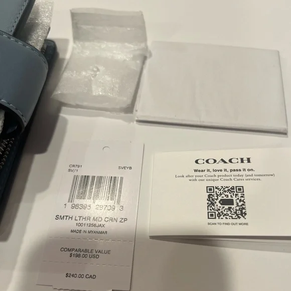 Coach Medium Light Blue/Chambray/Bluebell Leather Bi-Fold Corner Zip Wallet NWT - Picture 10 of 16